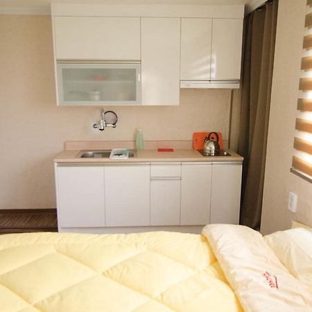 Yakorea Hostel Hongdae Seul Esterno foto