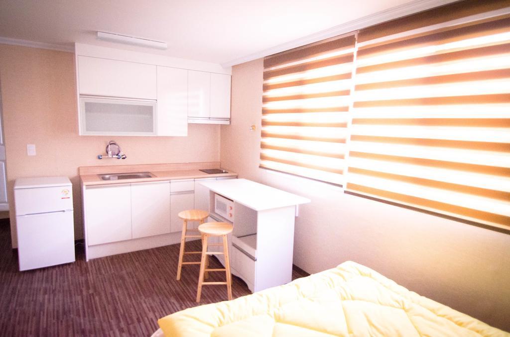 Yakorea Hostel Hongdae Seul Esterno foto
