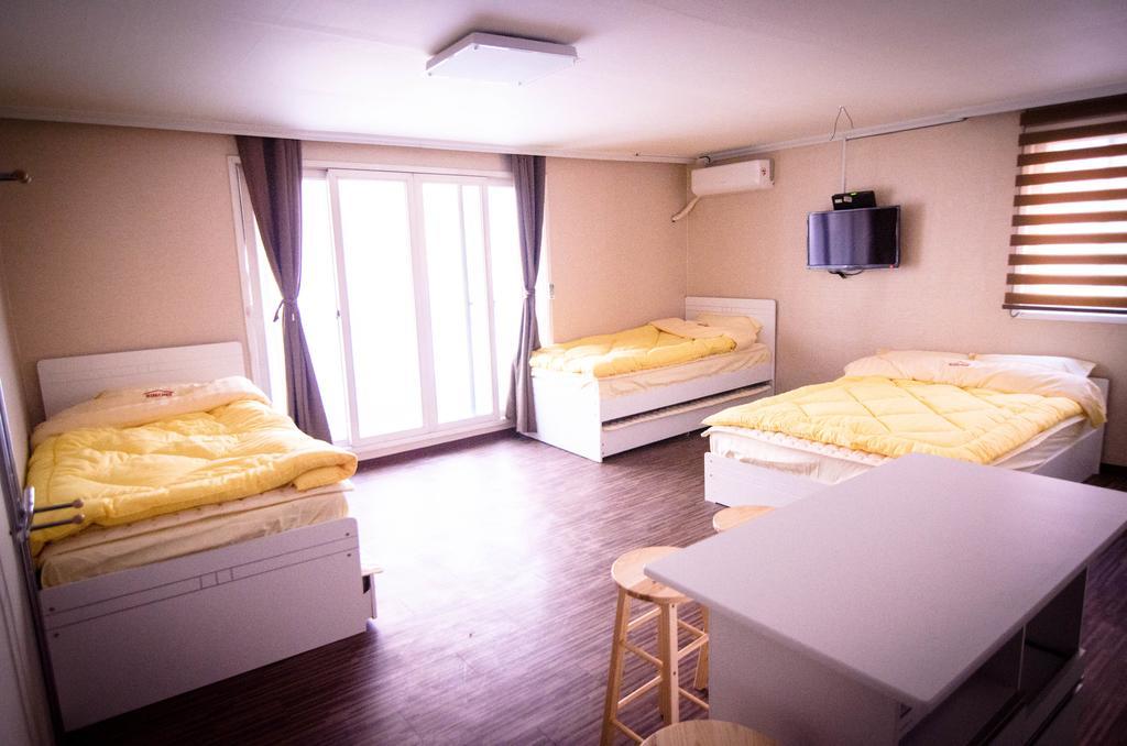Yakorea Hostel Hongdae Seul Esterno foto