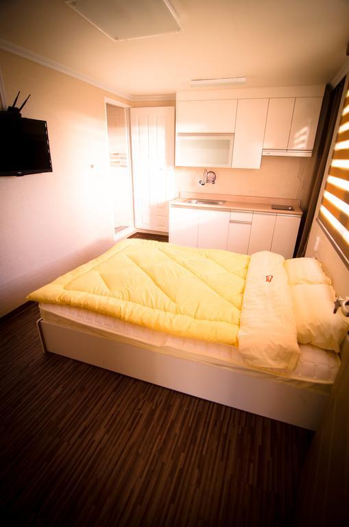 Yakorea Hostel Hongdae Seul Esterno foto