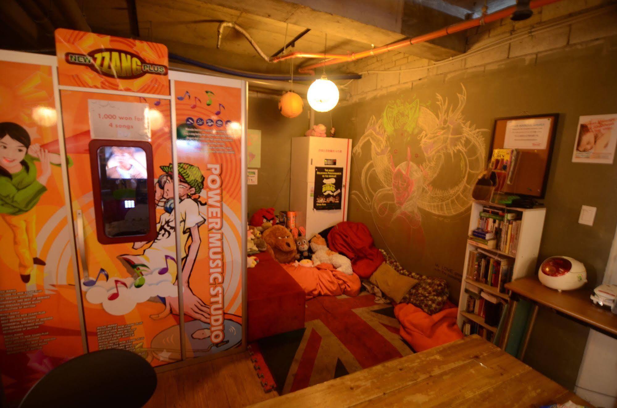 Yakorea Hostel Hongdae Seul Esterno foto