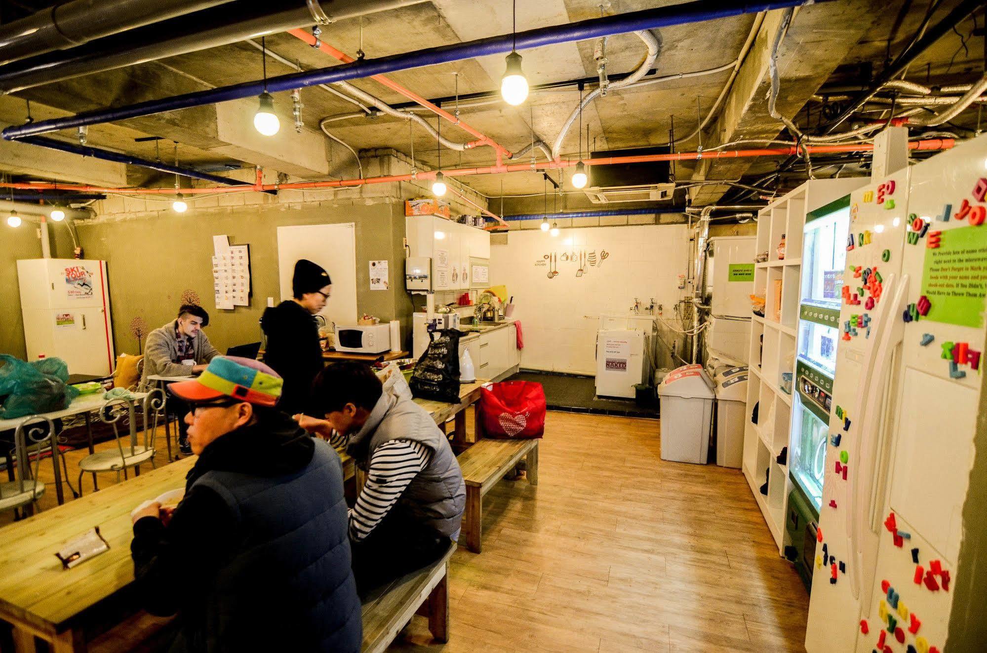 Yakorea Hostel Hongdae Seul Esterno foto