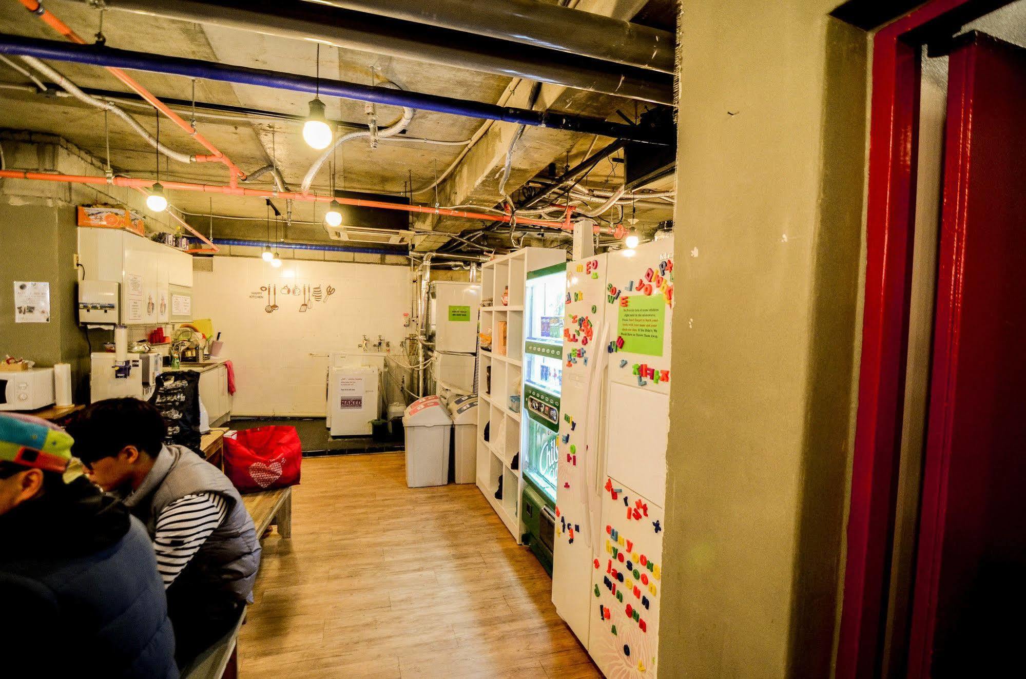 Yakorea Hostel Hongdae Seul Esterno foto