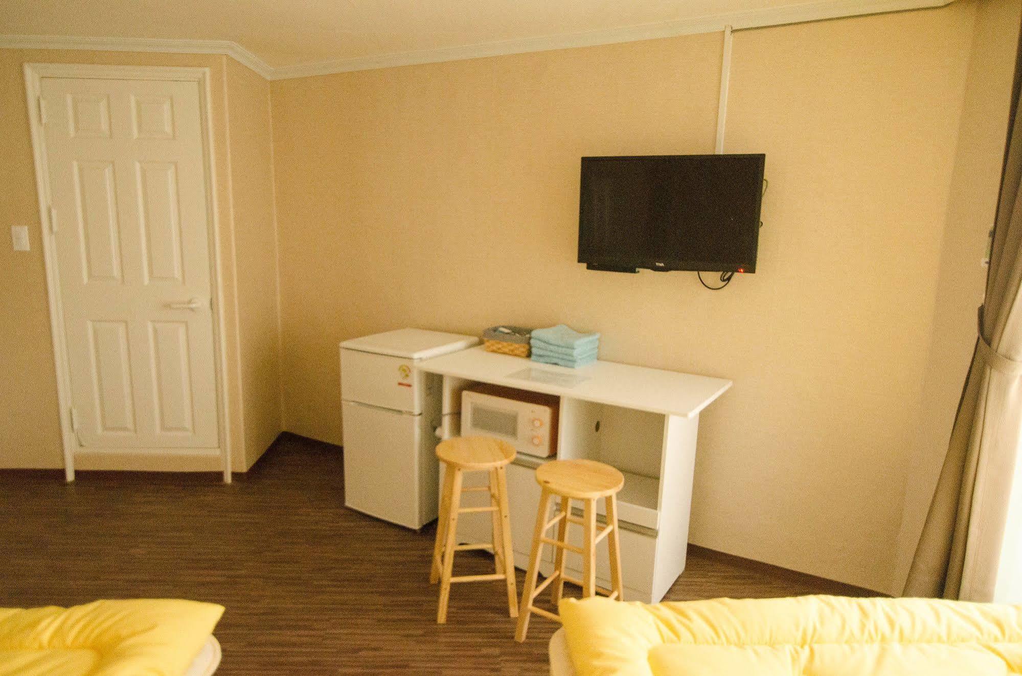 Yakorea Hostel Hongdae Seul Esterno foto