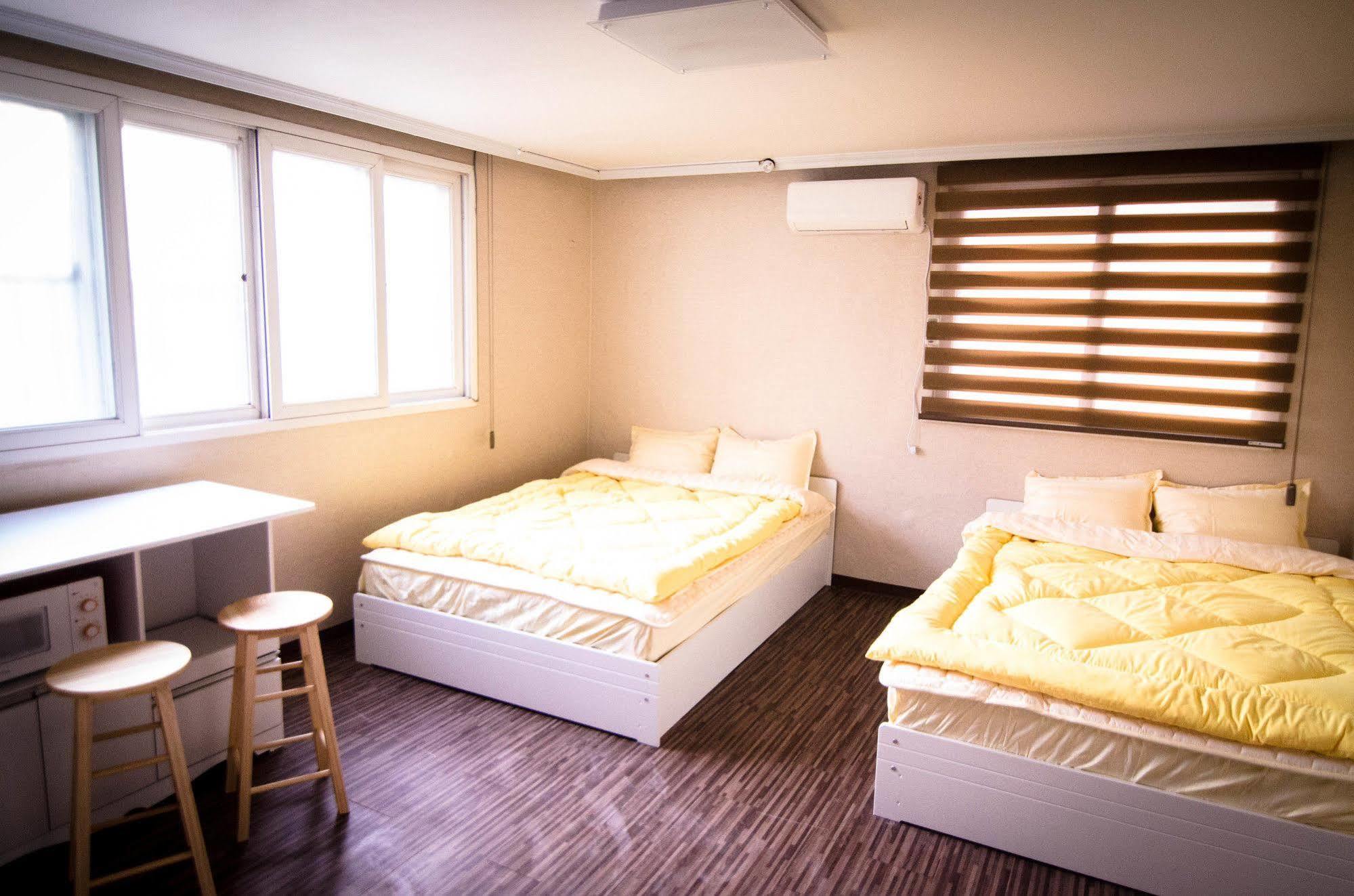 Yakorea Hostel Hongdae Seul Esterno foto