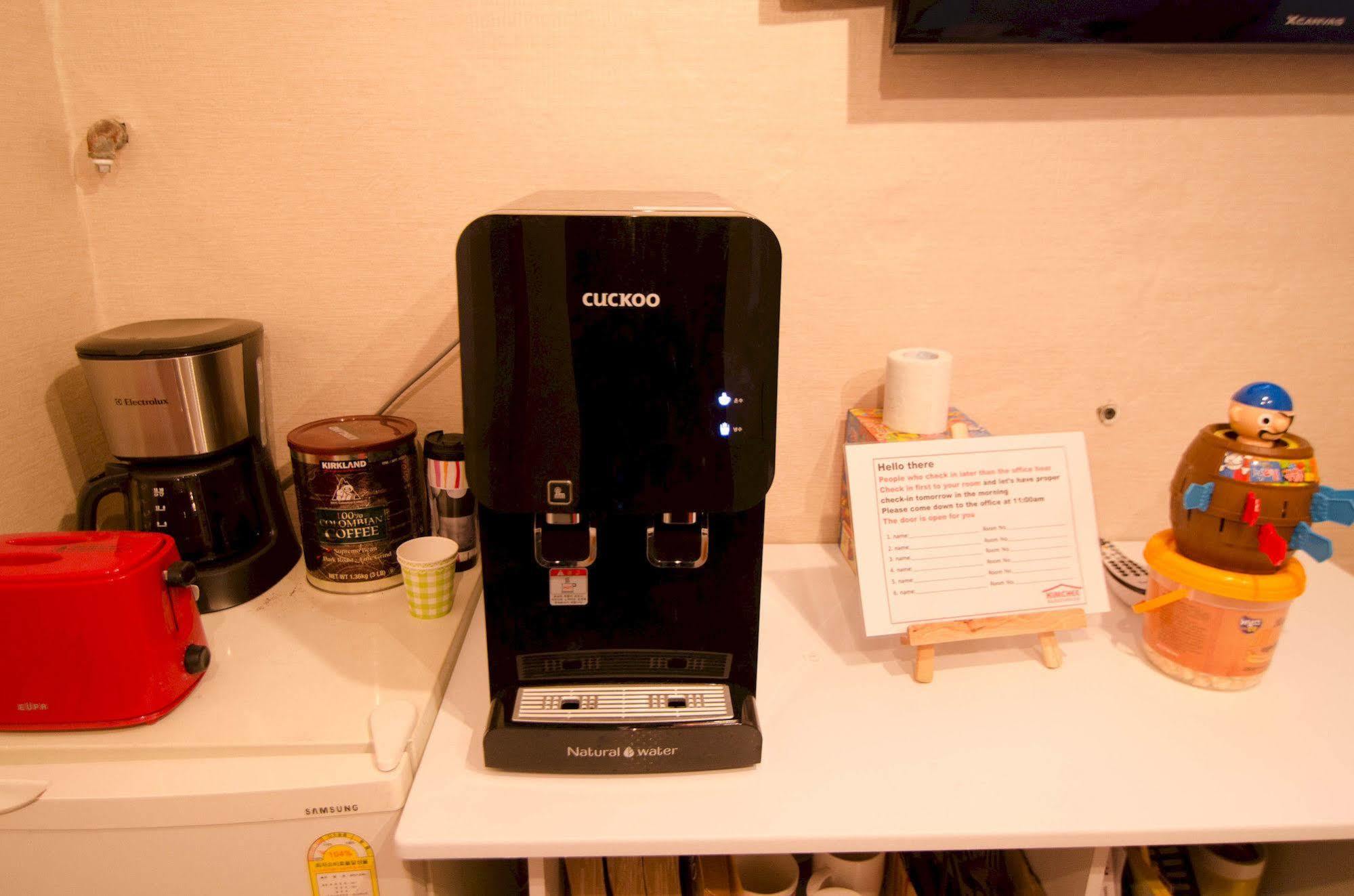 Yakorea Hostel Hongdae Seul Esterno foto