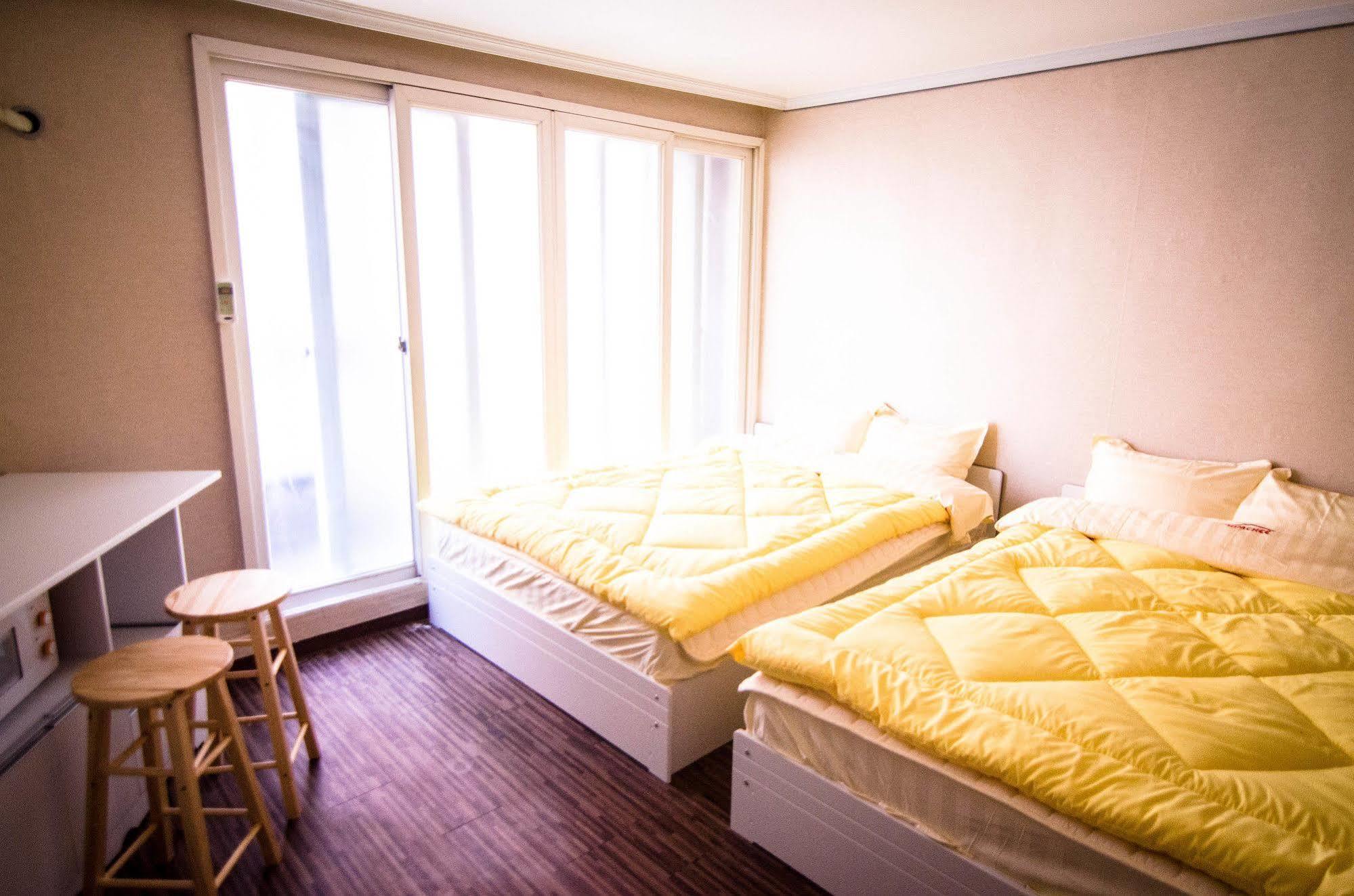Yakorea Hostel Hongdae Seul Esterno foto